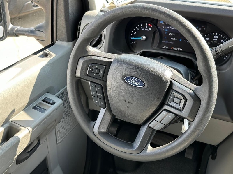 Ford E-Series Cutaway Vehicle Full-screen Gallery Image 8