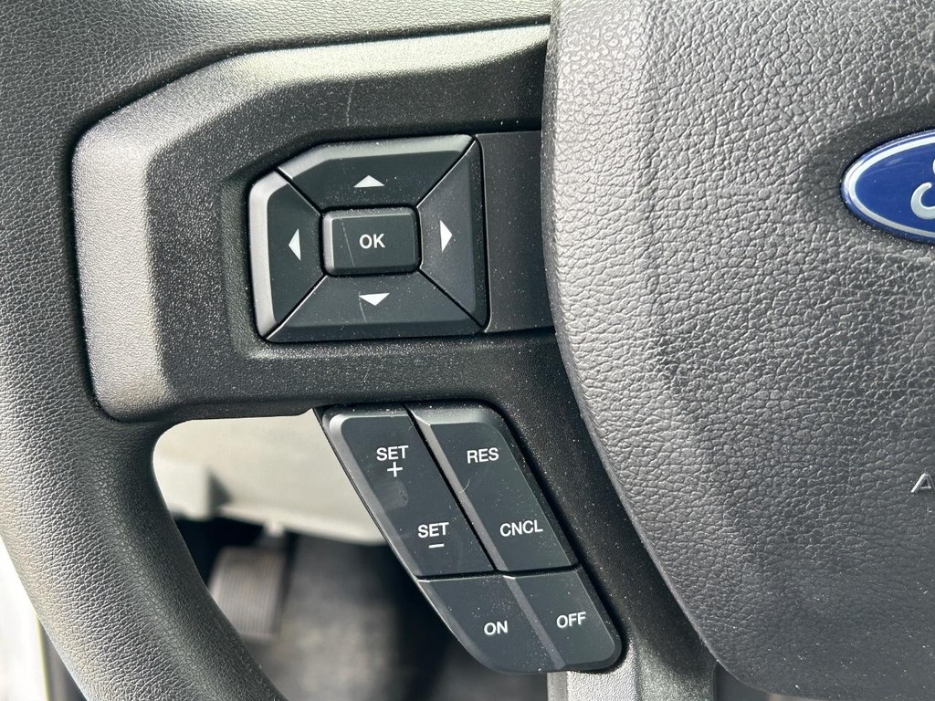 Ford E-Series Cutaway Vehicle Full-screen Gallery Image 8