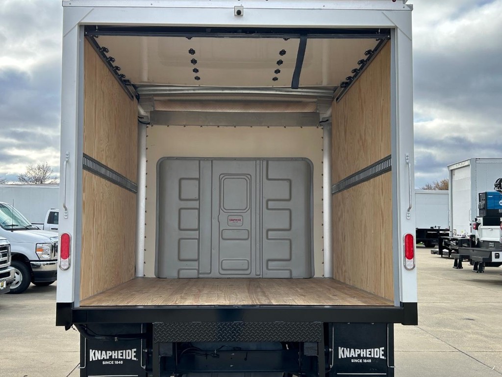 Ford E-Series Cutaway Vehicle Full-screen Gallery Image 14