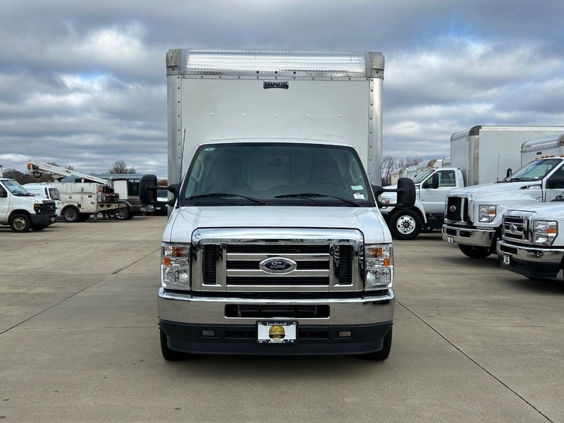 Ford E-Series Cutaway Vehicle Full-screen Gallery Image 2