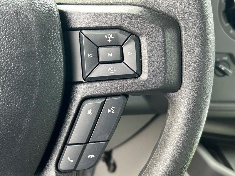 Ford E-Series Cutaway Vehicle Full-screen Gallery Image 9