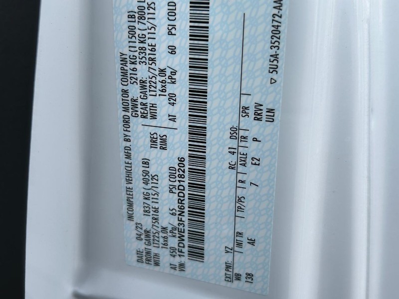 Ford E-Series Cutaway Vehicle Full-screen Gallery Image 17