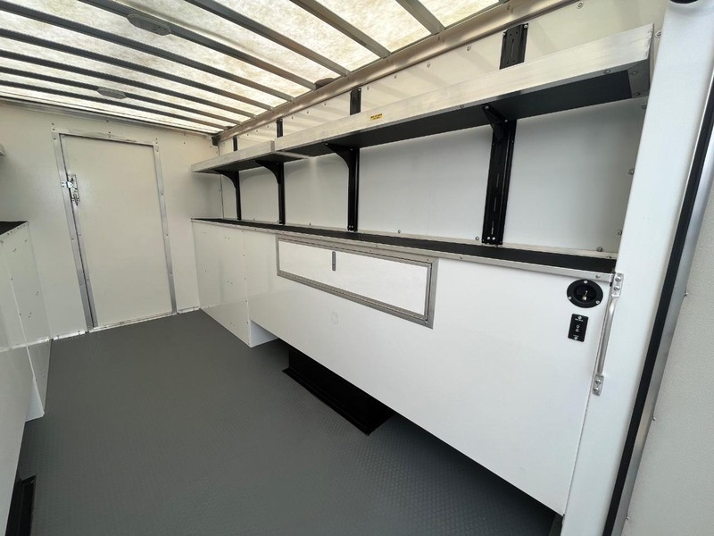 Ford E-Series Cutaway Vehicle Full-screen Gallery Image 7