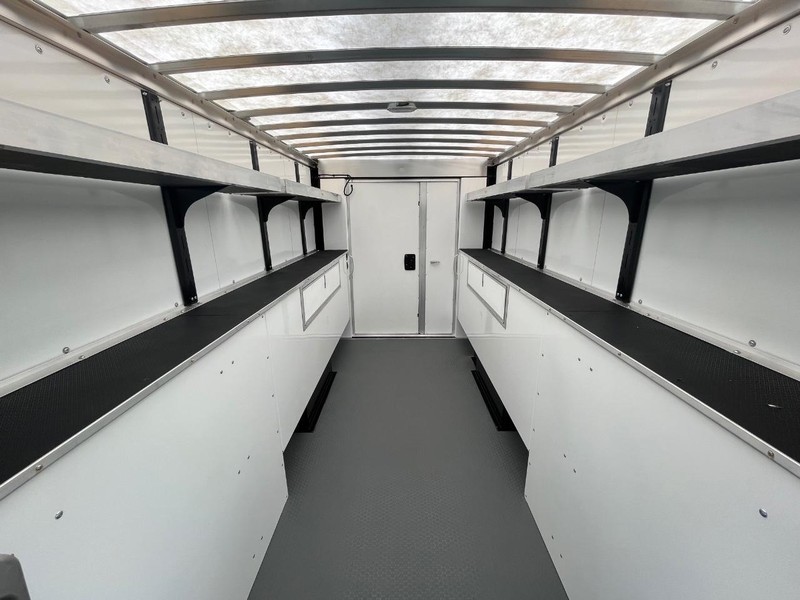 Ford E-Series Cutaway Vehicle Full-screen Gallery Image 8