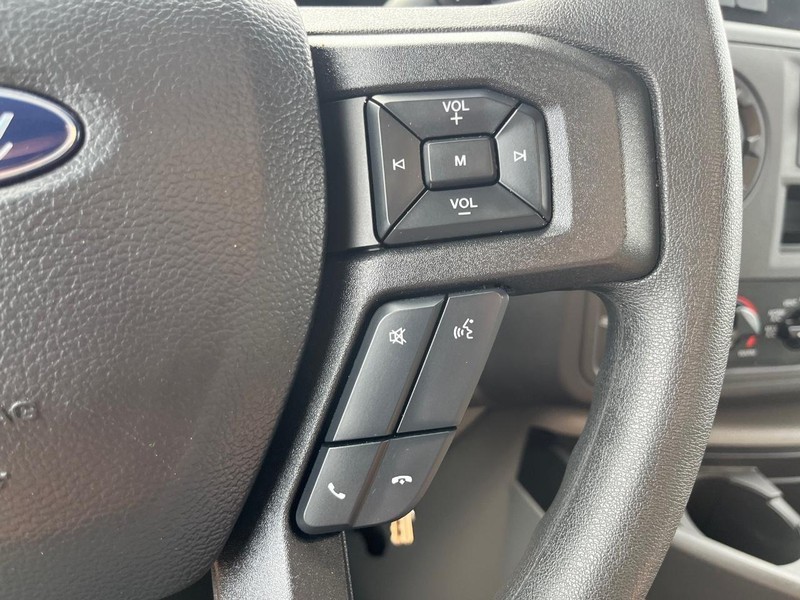 Ford E-Series Cutaway Vehicle Full-screen Gallery Image 12