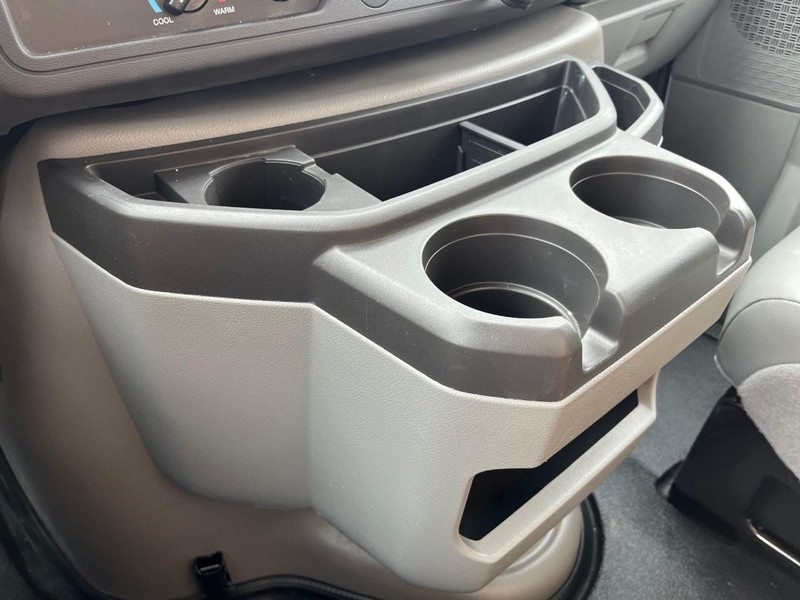 Ford E-Series Cutaway Vehicle Full-screen Gallery Image 16