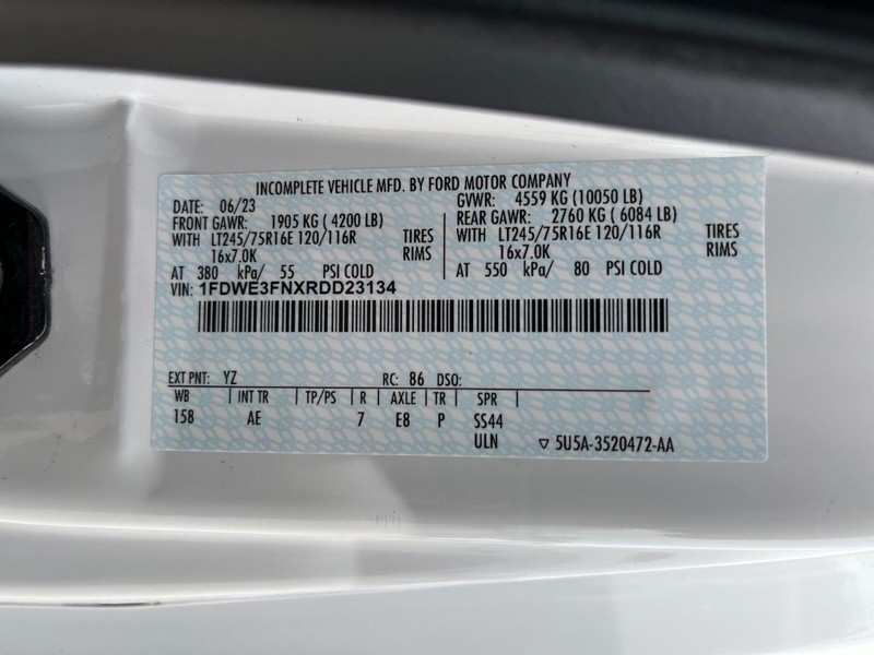 Ford E-Series Cutaway Vehicle Full-screen Gallery Image 18