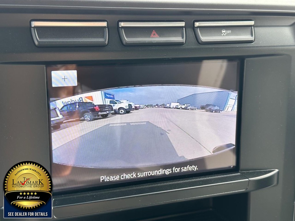 Ford Super Duty F-550 DRW Vehicle Full-screen Gallery Image 13