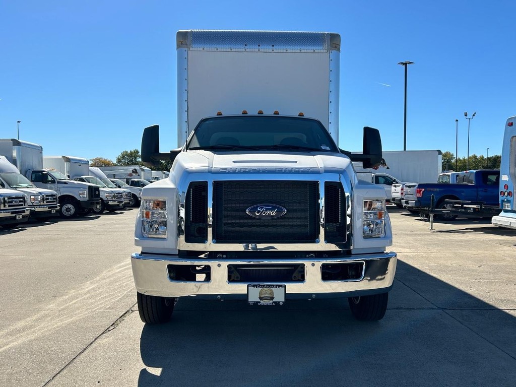 Ford F-650 Straight Frame Gas Vehicle Full-screen Gallery Image 2