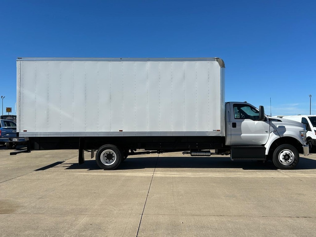 Ford F-650 Straight Frame Gas Vehicle Full-screen Gallery Image 4