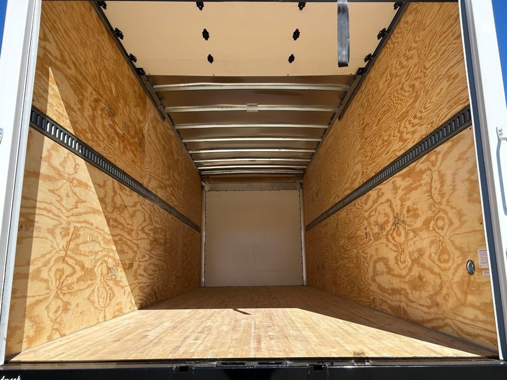 Ford F-650 Straight Frame Gas Vehicle Full-screen Gallery Image 15