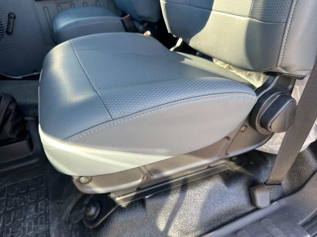 Ford F-650 Straight Frame Gas Vehicle Full-screen Gallery Image 14