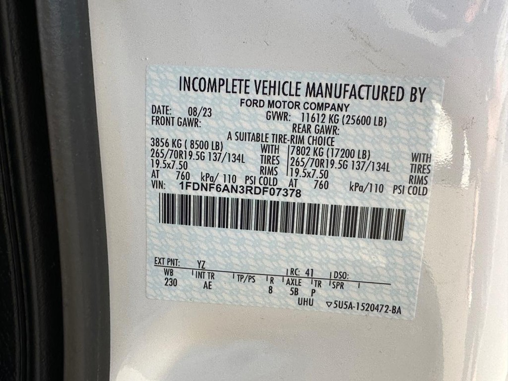 Ford F-650 Straight Frame Gas Vehicle Full-screen Gallery Image 15