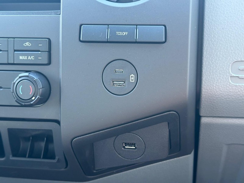 Ford F-650 Straight Frame Gas Vehicle Full-screen Gallery Image 12