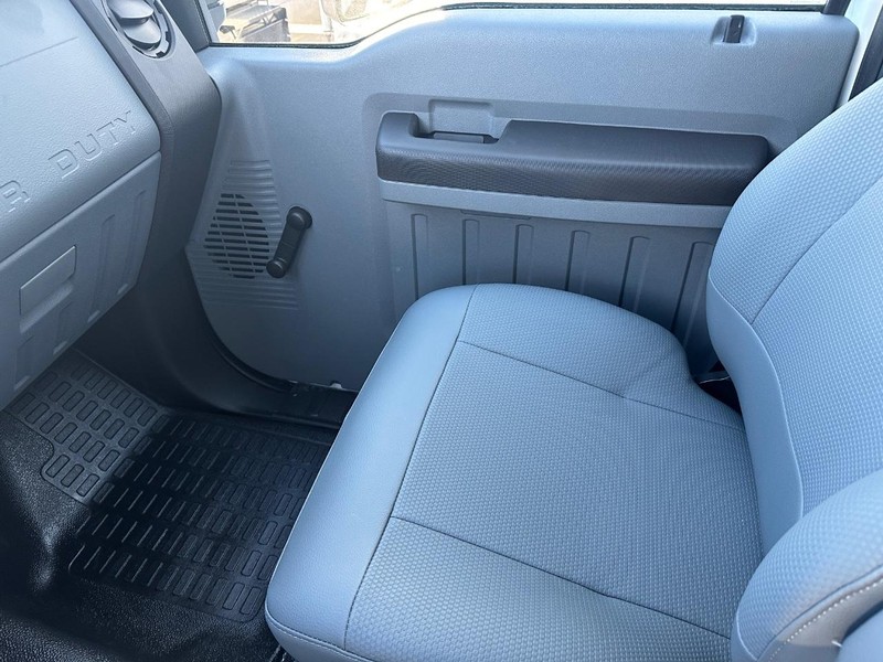 Ford F-650 Straight Frame Gas Vehicle Full-screen Gallery Image 13