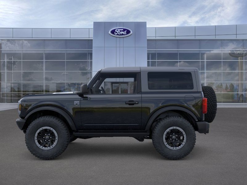 Ford Bronco Vehicle Full-screen Gallery Image 3