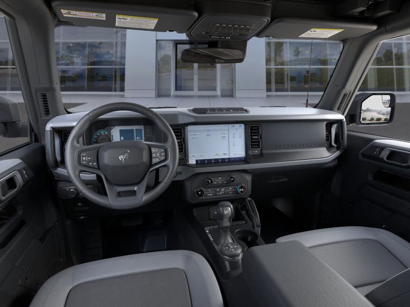 Ford Bronco Vehicle Full-screen Gallery Image 9