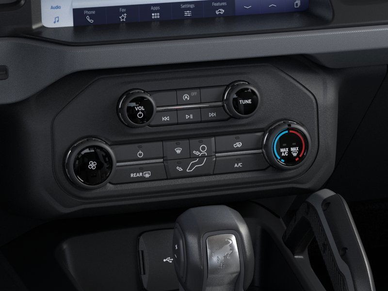 Ford Bronco Vehicle Full-screen Gallery Image 16