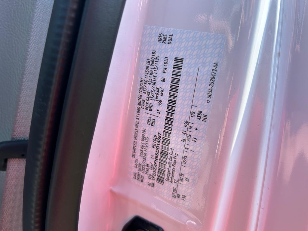 Ford E-Series Cutaway Vehicle Full-screen Gallery Image 15