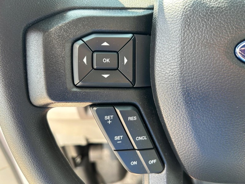 Ford E-Series Cutaway Vehicle Full-screen Gallery Image 6