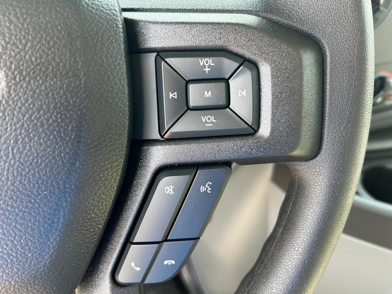 Ford E-Series Cutaway Vehicle Full-screen Gallery Image 7