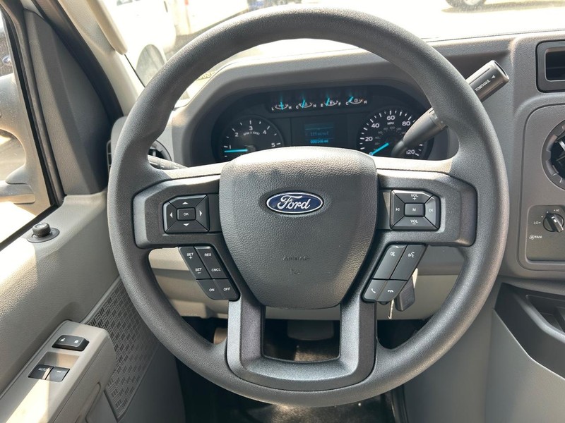 Ford E-Series Cutaway Vehicle Full-screen Gallery Image 8