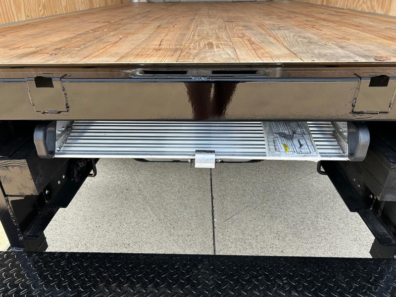 Ford E-Series Cutaway Vehicle Full-screen Gallery Image 11