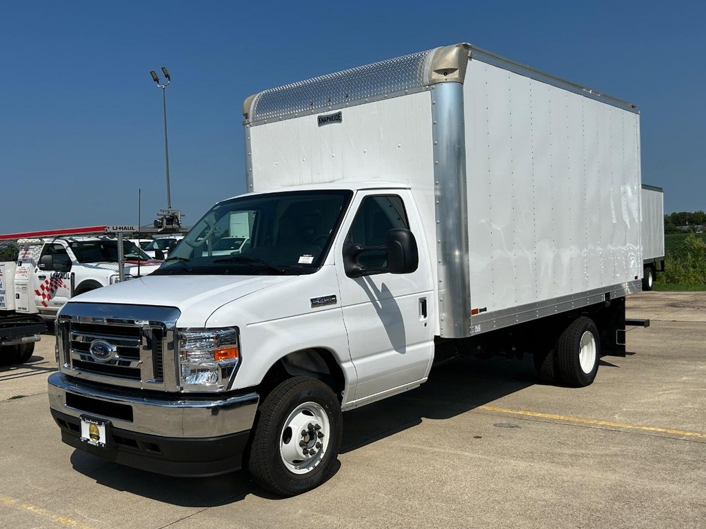 Ford E-Series Cutaway Vehicle Full-screen Gallery Image 5