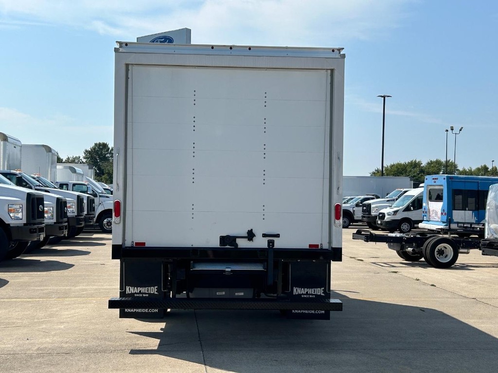 Ford E-Series Cutaway Vehicle Full-screen Gallery Image 7