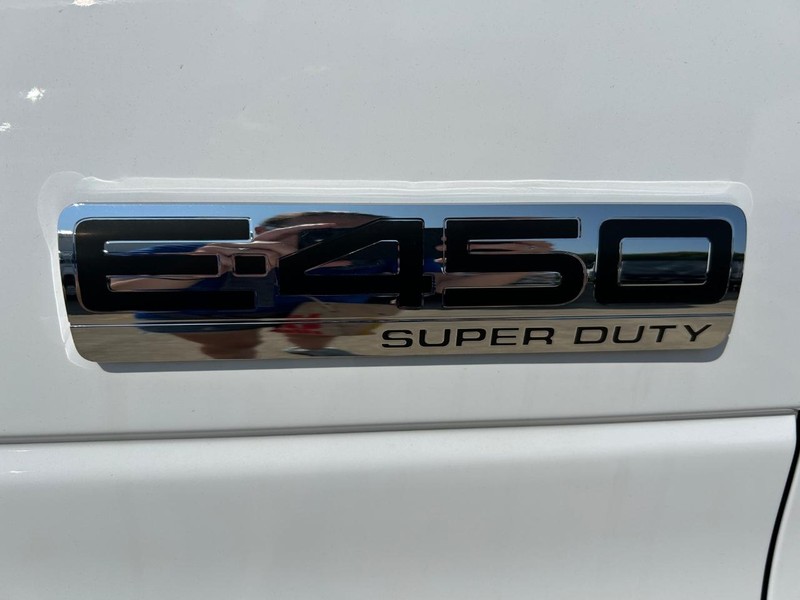 Ford E-Series Cutaway Vehicle Full-screen Gallery Image 8