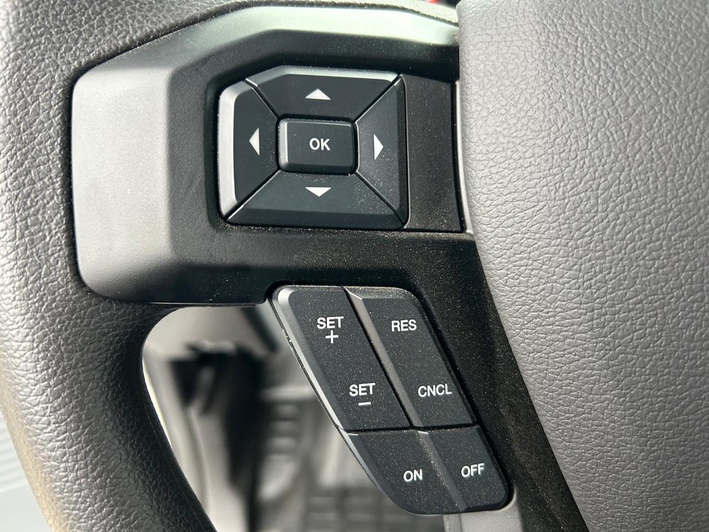 Ford F-750 Straight Frame Vehicle Full-screen Gallery Image 10