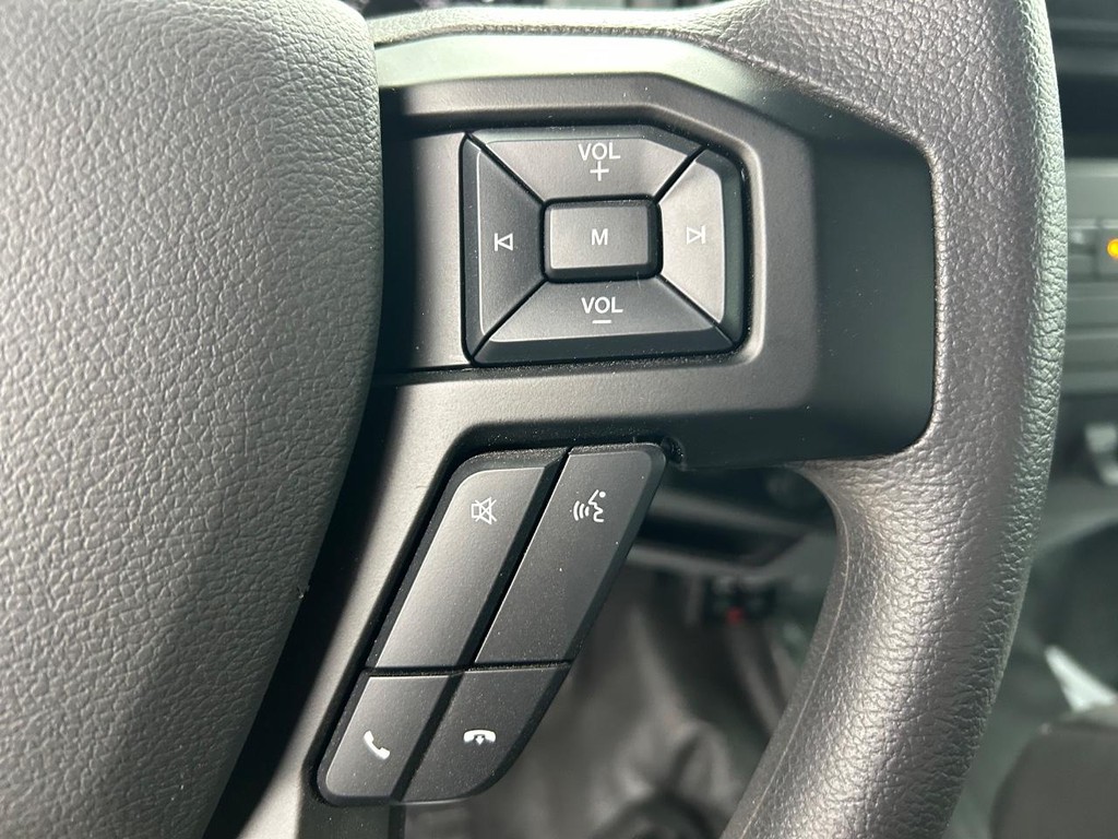 Ford F-750 Straight Frame Vehicle Full-screen Gallery Image 11