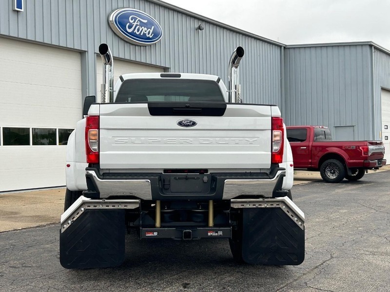 Ford F-750 Straight Frame Vehicle Full-screen Gallery Image 7