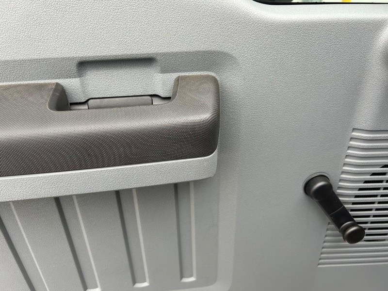 Ford F-750 Straight Frame Vehicle Full-screen Gallery Image 8