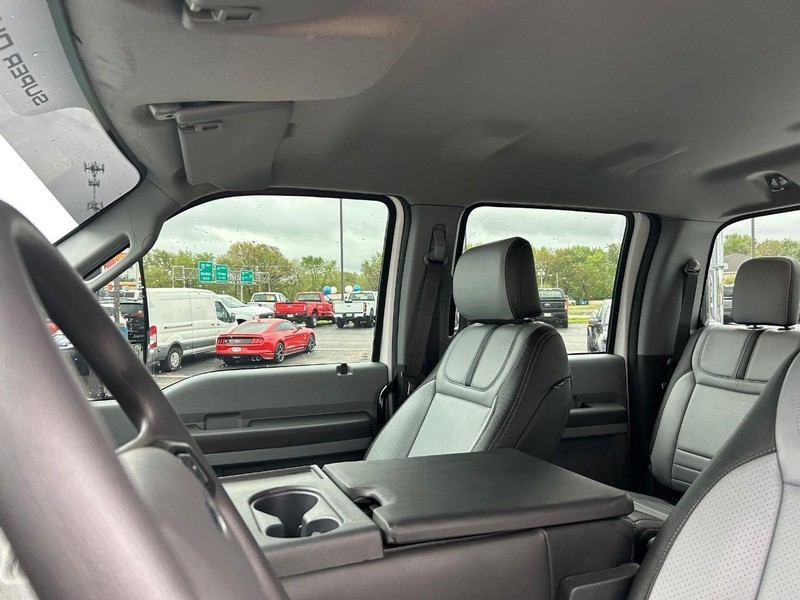 Ford F-750 Straight Frame Vehicle Full-screen Gallery Image 9