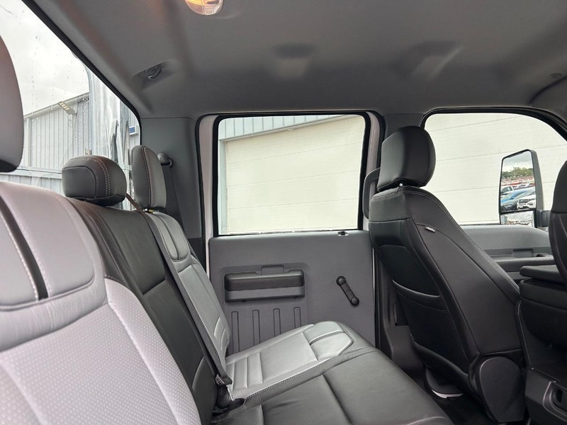 Ford F-750 Straight Frame Vehicle Full-screen Gallery Image 15