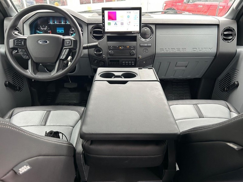 Ford F-750 Straight Frame Vehicle Full-screen Gallery Image 16