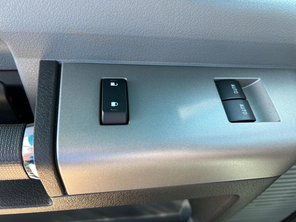 Ford F-750 Straight Frame Gas Vehicle Full-screen Gallery Image 9