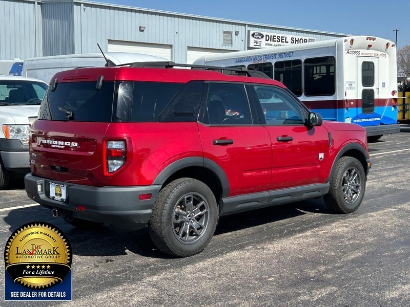 Ford Bronco Sport Vehicle Full-screen Gallery Image 3