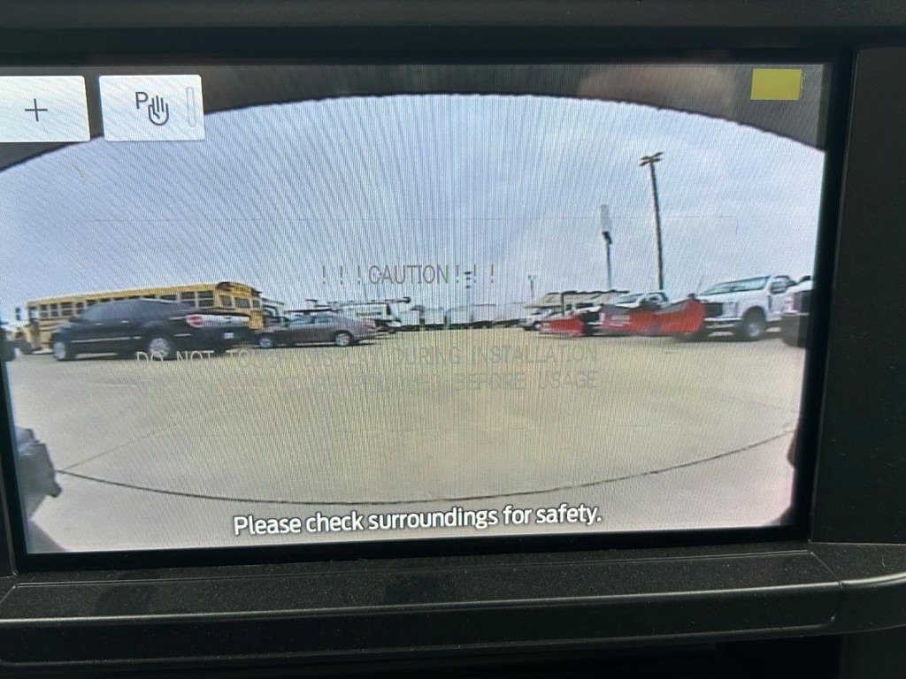 Ford F-550SD Vehicle Full-screen Gallery Image 8