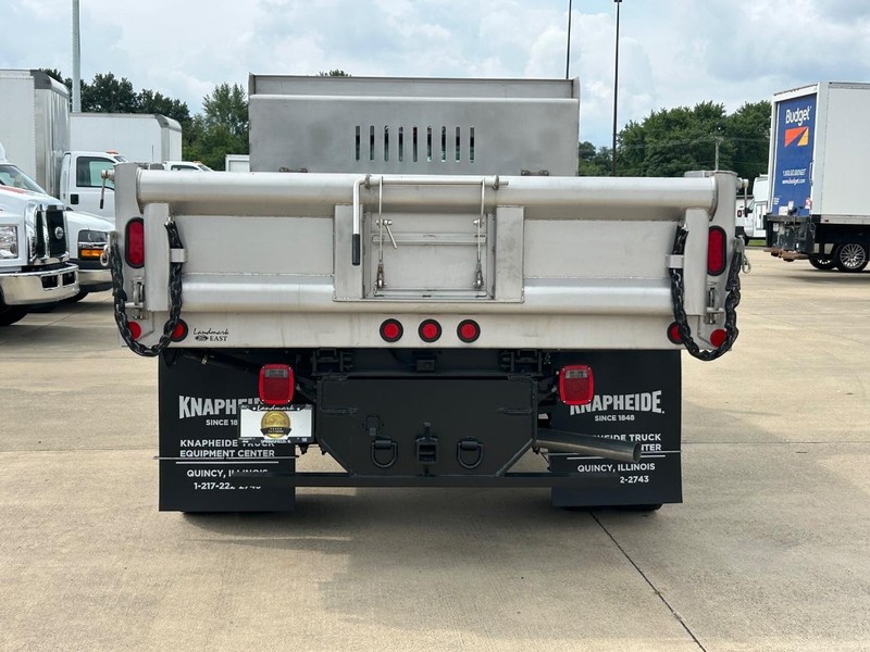 Ford Super Duty F-550 DRW Vehicle Full-screen Gallery Image 5