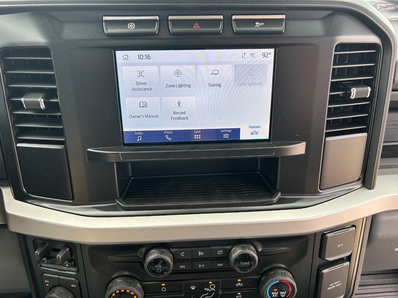 Ford Super Duty F-550 DRW Vehicle Full-screen Gallery Image 13