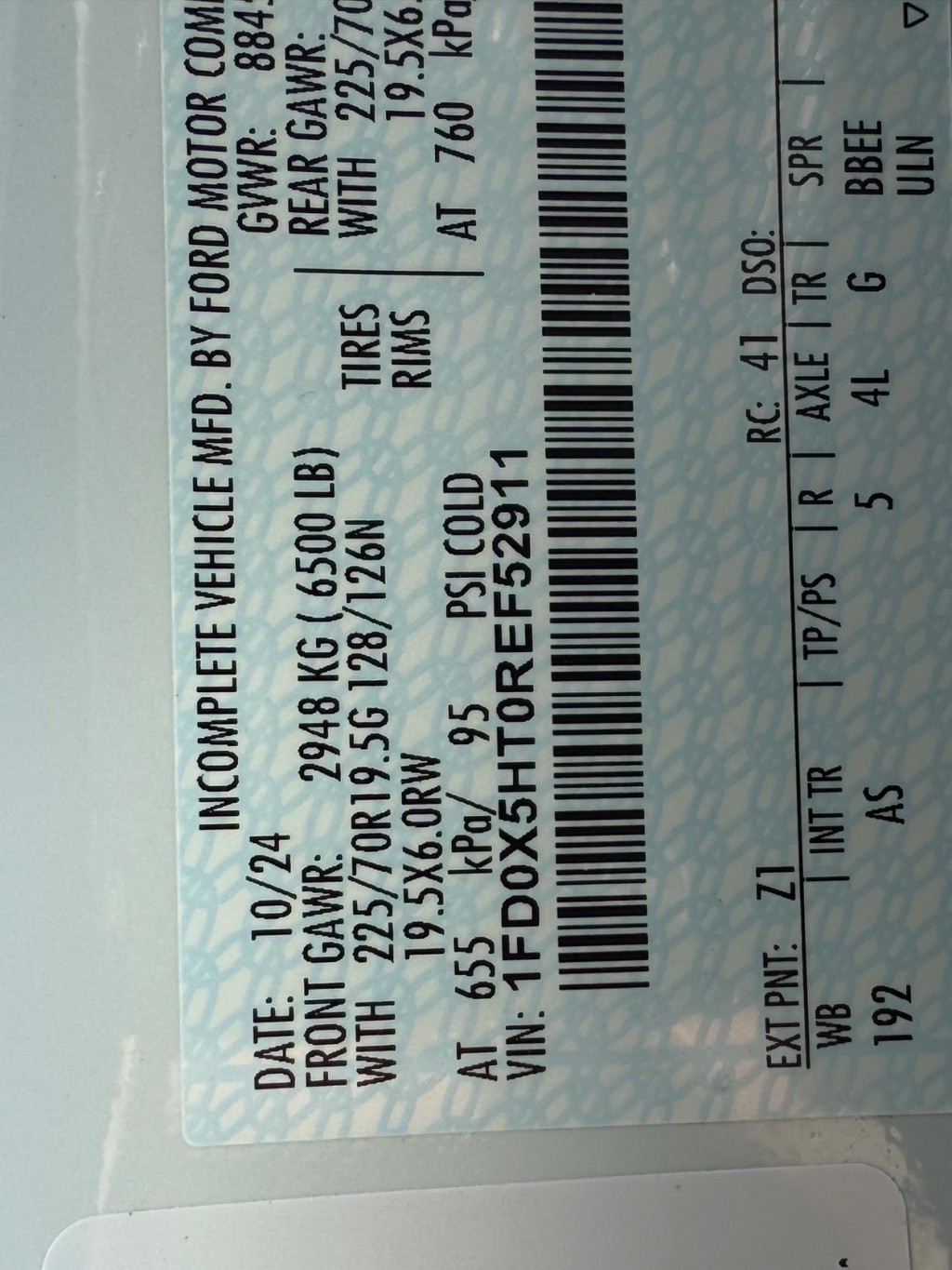 Ford Super Duty F-550 DRW Vehicle Full-screen Gallery Image 15