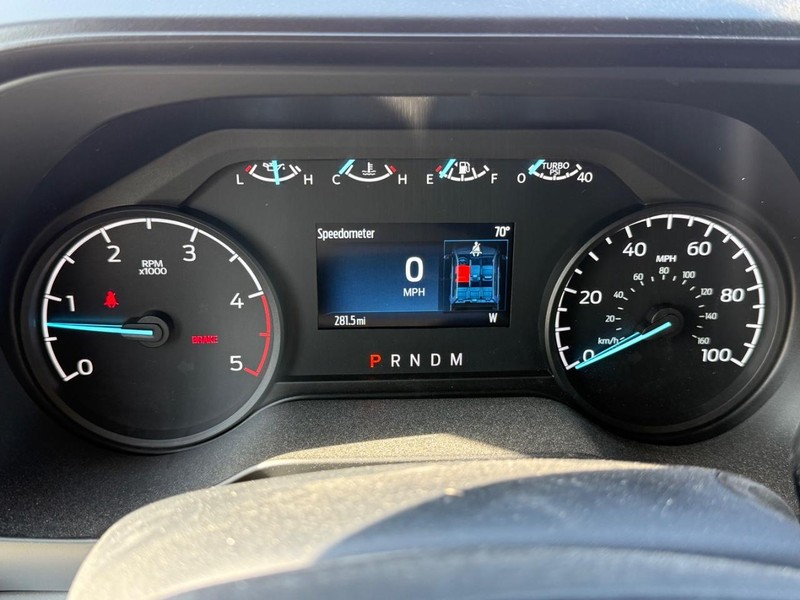 Ford Super Duty F-550 DRW Vehicle Full-screen Gallery Image 8