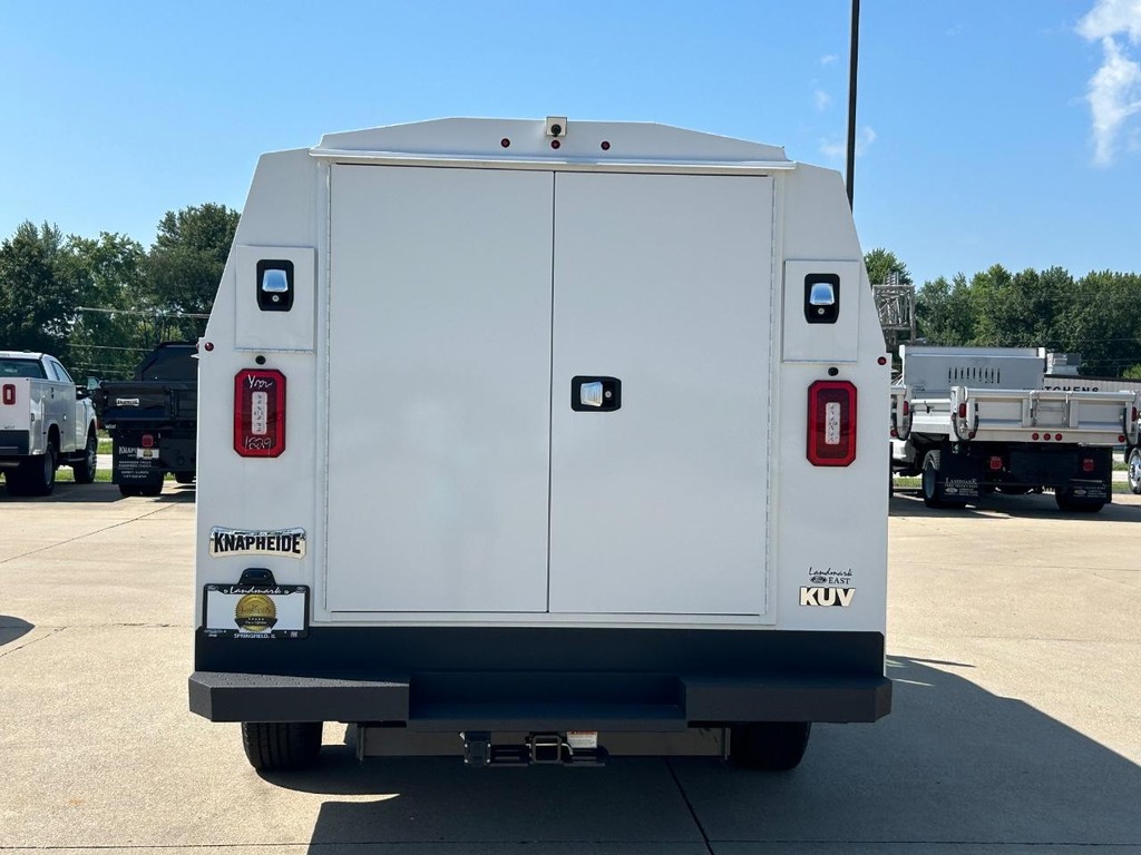 Ford E-Series Cutaway Vehicle Full-screen Gallery Image 5