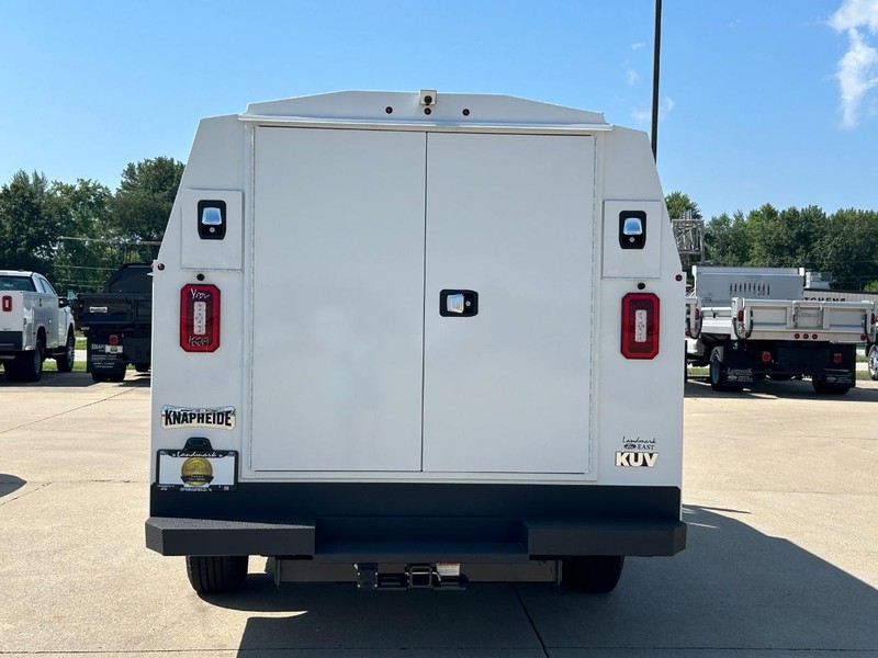 Ford E-Series Cutaway Vehicle Full-screen Gallery Image 5