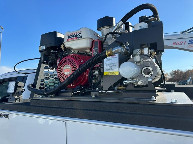 Ford Super Duty F-450 DRW Vehicle Full-screen Gallery Image 5