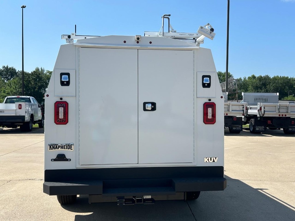 Ford E-Series Cutaway Vehicle Full-screen Gallery Image 5