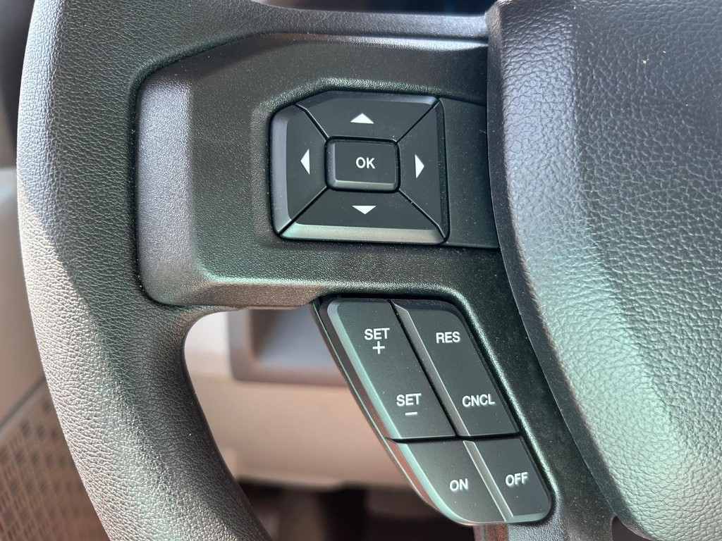 Ford E-Series Cutaway Vehicle Full-screen Gallery Image 7