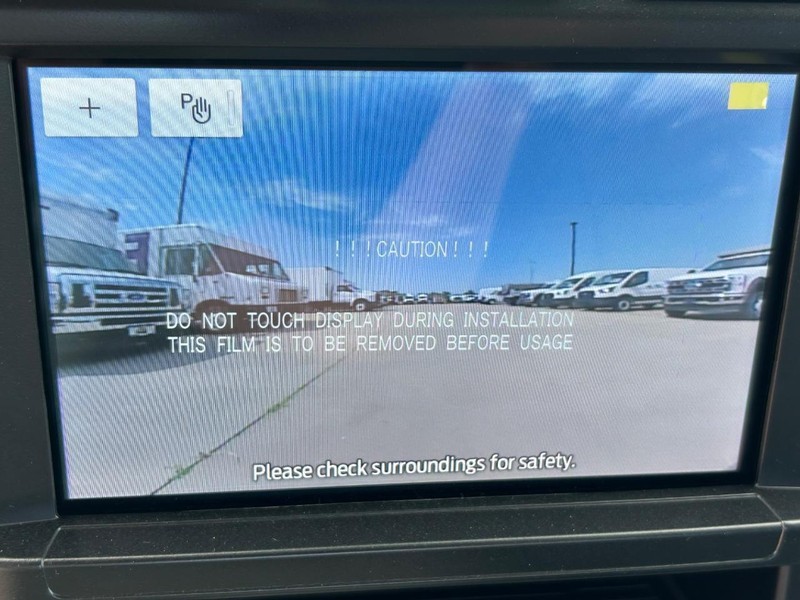 Ford Super Duty F-350 DRW Vehicle Full-screen Gallery Image 8